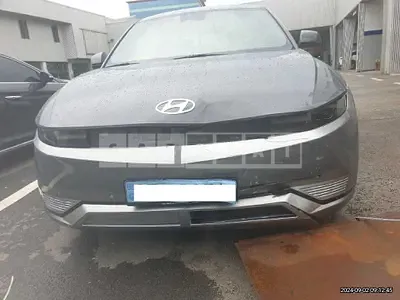 Photo 1 of 28: 2022 Hyundai Modern Ionic 5 — Korean insurance auction