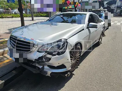 Photo 1 of 8: 2015 Mercedes-Benz E300, VIN WDDHF5FB1GB199930 — Korean insurance auction
