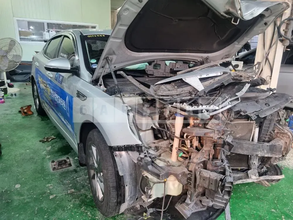Photo 2 of 15: 2019 Kia K5, VIN KNAGU416BKA338729 — Korean insurance auction