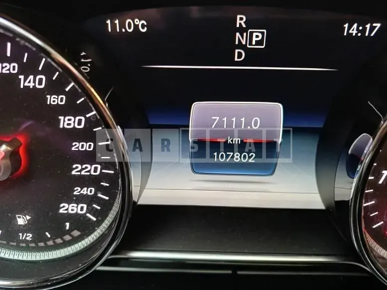 Photo 2 of 17: 2019 Mercedes-Benz E300 — Korean insurance auction