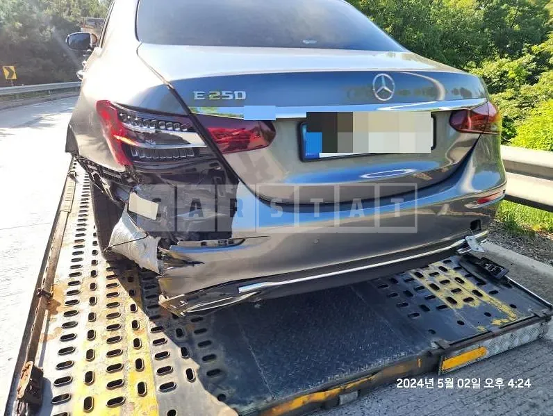 Photo 2 of 23: 2020 Mercedes-Benz E250 — Korean insurance auction