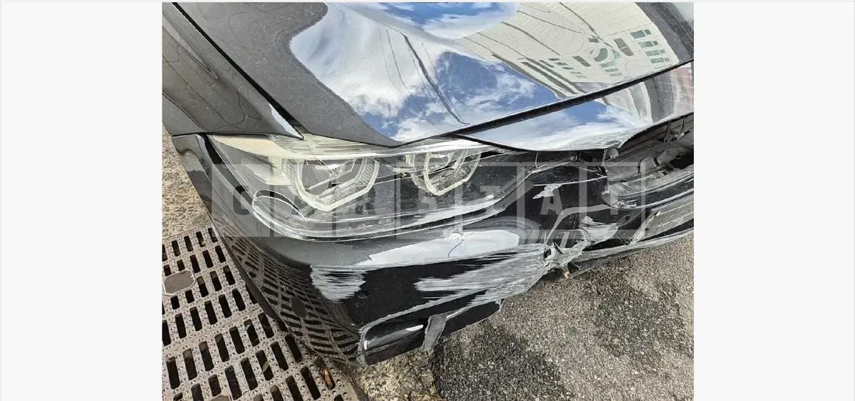 Photo 2 of 9: 2018 BMW 330i — Korean insurance auction