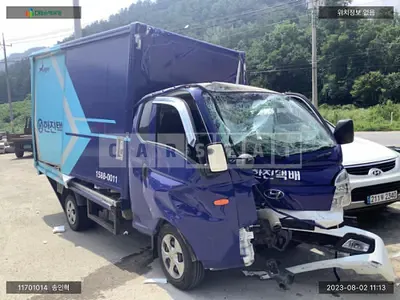 Photo 1 of 11: 2021 Volkswagen Potter /Gold Van 1.0 Tonnes, VIN KMFZCZ7KAMU852272 — Korean insurance auction
