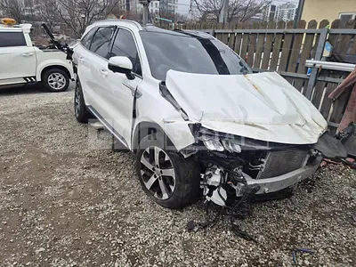 Photo 1 of 13: 2021 Kia Sorento, VIN KNARF81FGMA114147 — Korean insurance auction