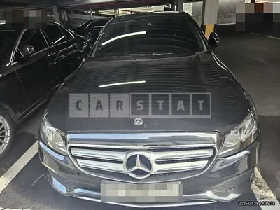 Photo 1 of 9: 2019 Mercedes-Benz E220 d — Korean insurance auction