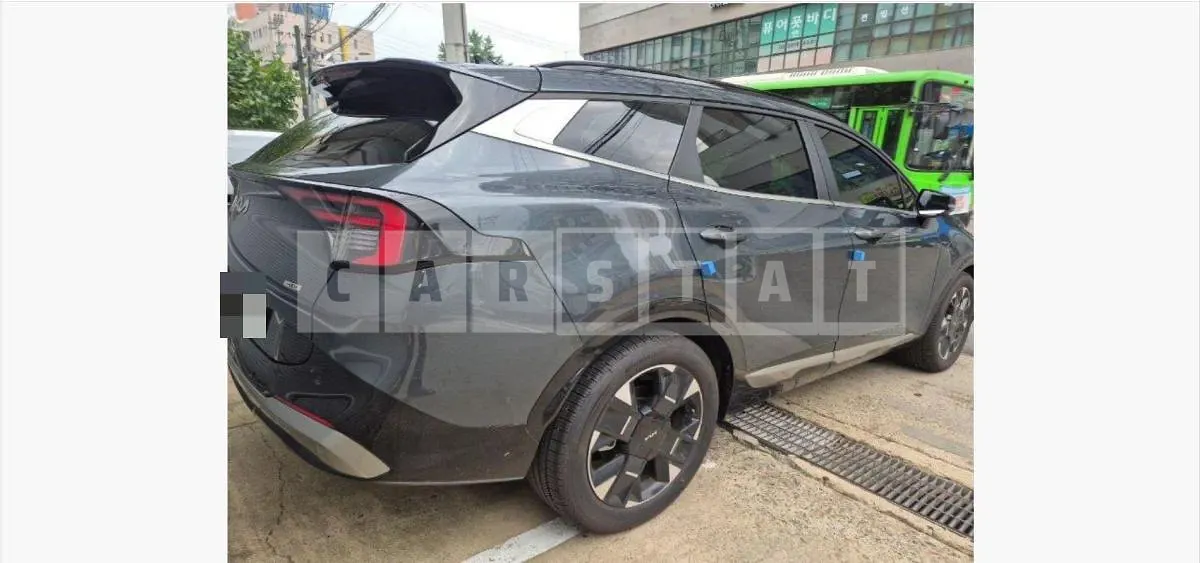 Photo 2 of 17: 2025 Kia Sportage Hybrid, VIN KNAPX81GBSK223958 — Korean insurance auction