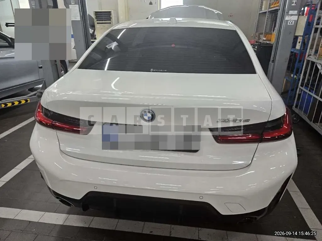 Photo 2 of 37: 2023 BMW 330e — Korean insurance auction