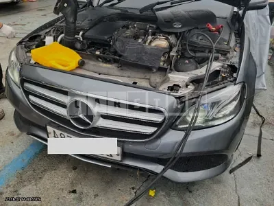 Photo 1 of 9: 2018 Mercedes-Benz E220d, VIN WDDZF0EB6JA404325 — Korean insurance auction