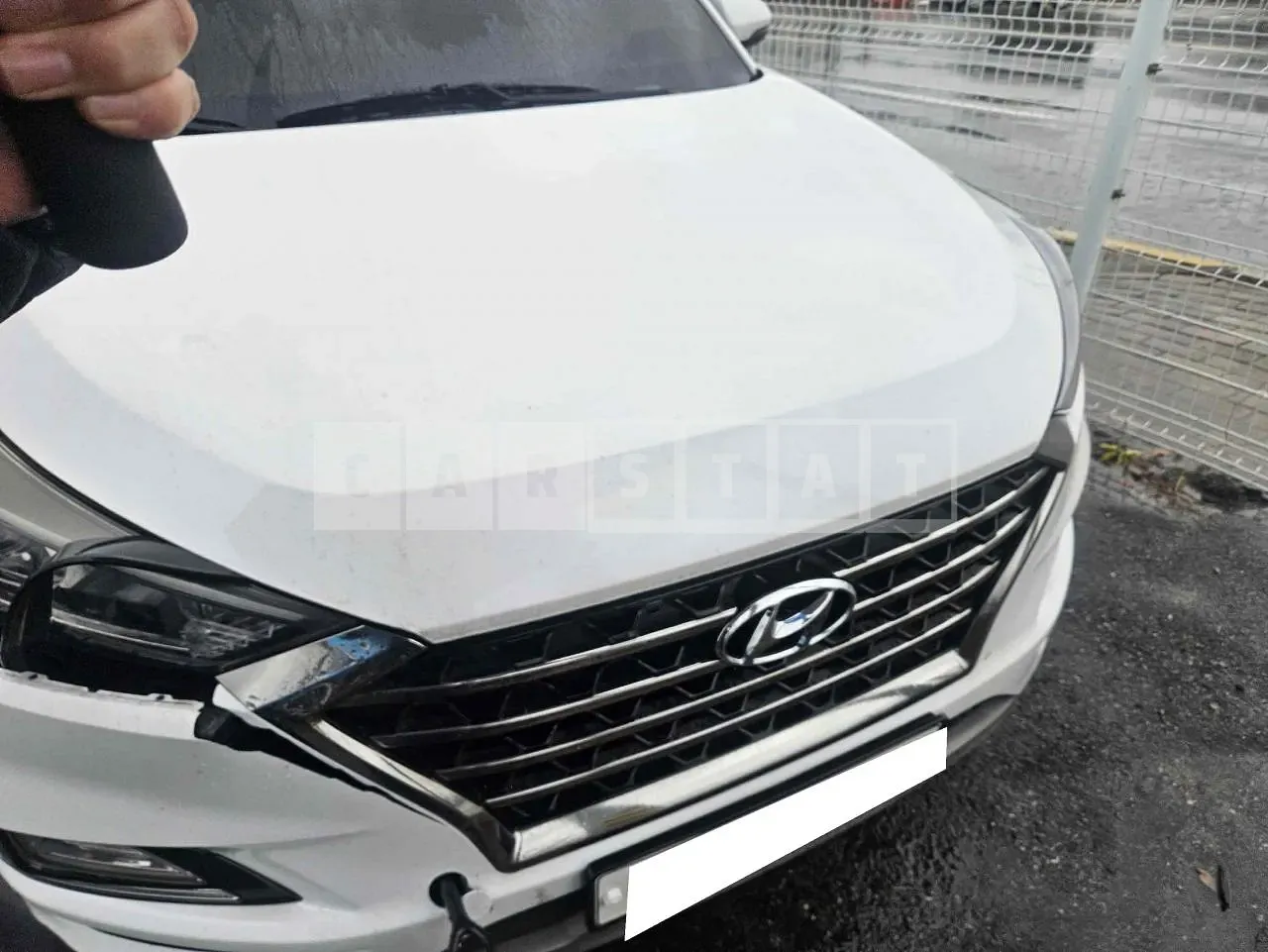 Photo 2 of 17: 2018 Hyundai Tucson, VIN KMHJ5812GKU871909 — Korean insurance auction