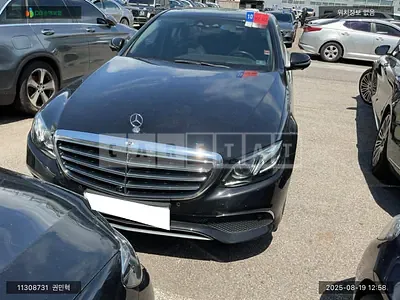 Photo 1 of 11: 2018 Mercedes-Benz E300, VIN WDDZF4JB6JA426838 — Korean insurance auction