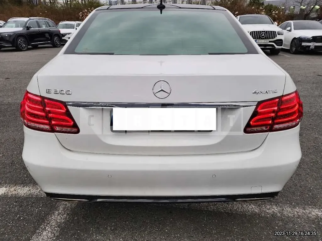 Photo 2 of 20: 2015 Mercedes-Benz E300 4Matic, VIN WDDHF8BB6FB141298 — Korean insurance auction