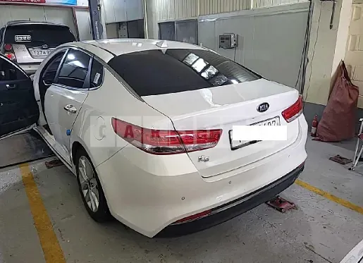 Photo 2 of 15: 2016 Kia K5 2.0, VIN KNAGX411BGA091608 — Korean insurance auction