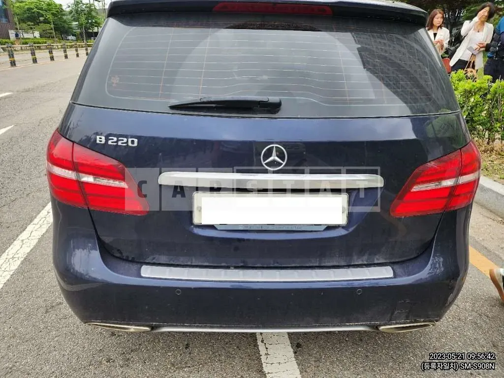 Photo 2 of 14: 2018 Mercedes-Benz B220, VIN WDDMH4FB4JN231407 — Korean insurance auction