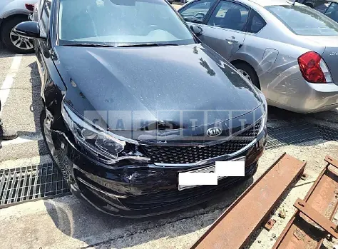 Photo 2 of 17: 2017 Kia K5 2.0 Gsl — Korean insurance auction