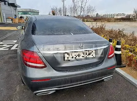 Photo 2 of 29: 2020 Mercedes-Benz E220 d 4Matic, VIN WDDZF0FB1LA752857 — Korean insurance auction
