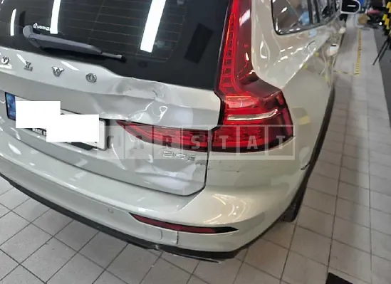 Photo 2 of 15: 2022 Volvo V60 CCB5 AWD — Korean insurance auction