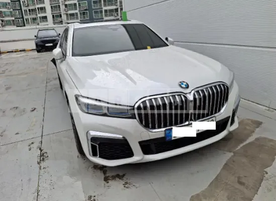 Photo 2 of 12: 2021 BMW 740d xDrive — Korean insurance auction