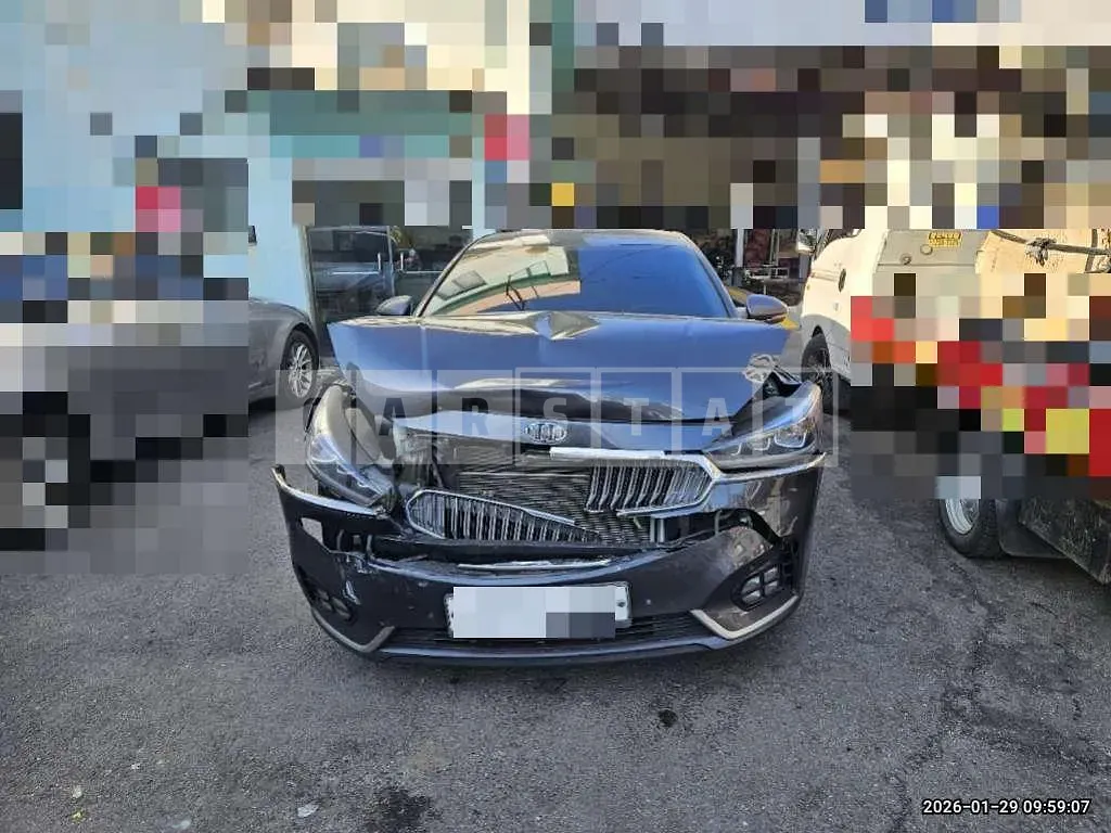 Photo 2 of 21: 2018 Kia K7 — Korean insurance auction