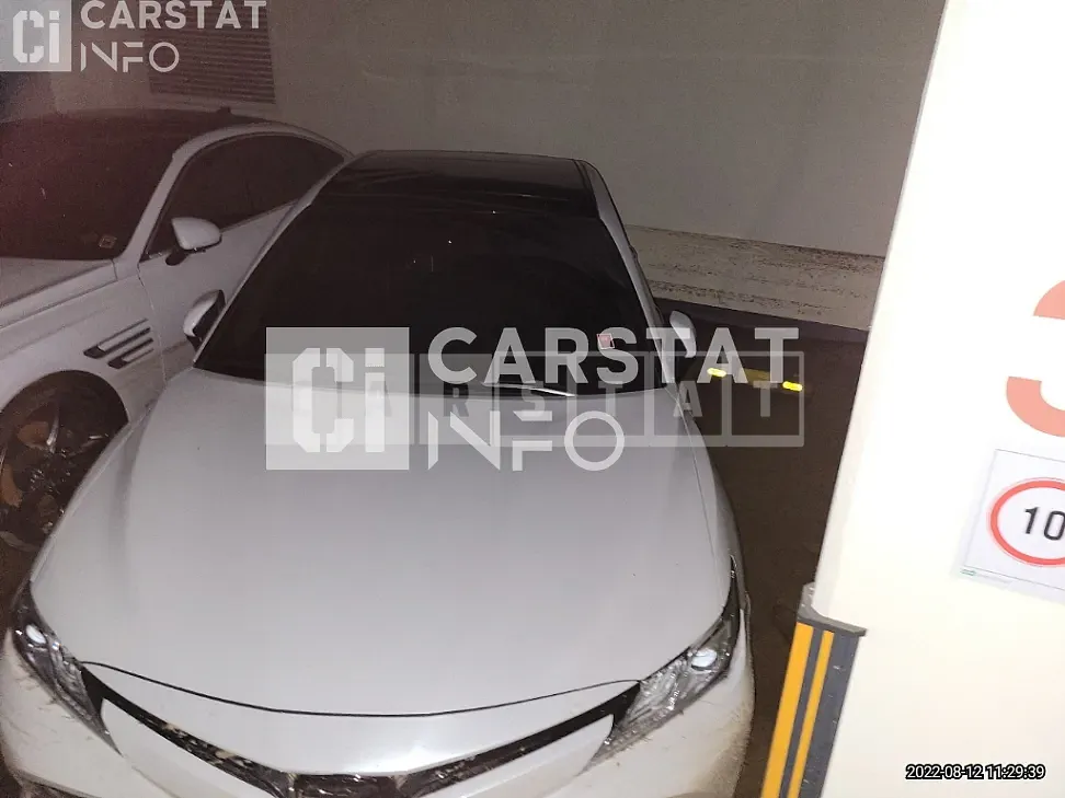 Photo 2 of 3: 2018 Toyota Camry, VIN JTNB11HK6J3057574 — Korean insurance auction