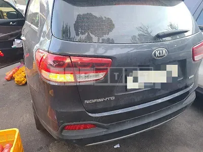 Photo 1 of 27: 2017 Kia Sorento 2.0 — Korean insurance auction