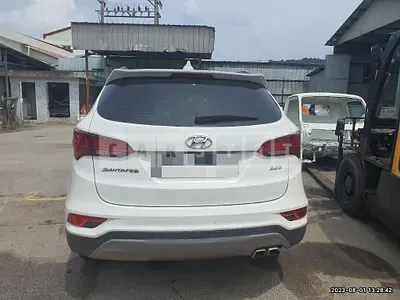 Photo 1 of 17: 2017 Hyundai Santa Fe DM 2.0, VIN KMHSW81UBJU802940 — Korean insurance auction