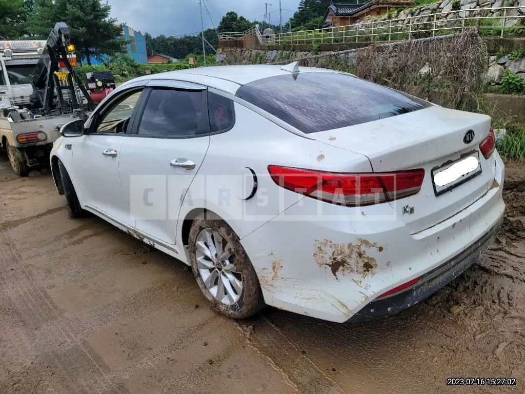 Photo 2 of 8: 2016 Kia K5, VIN KNAGU411BGA001741 — Korean insurance auction