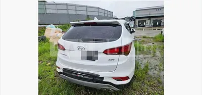 Photo 1 of 24: 2017 Hyundai Santa Fe DM, VIN KMHSW81UBJU795385 — Korean insurance auction