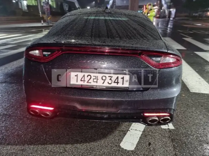 Photo 2 of 7: 2018 Kia Stinger, VIN KNAE351ABJS016573 — Korean insurance auction