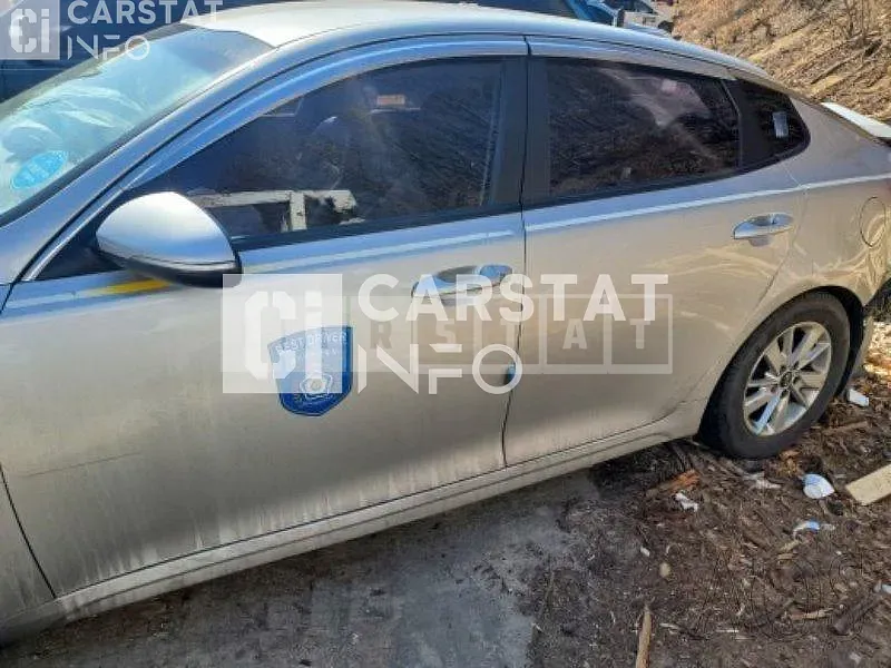 Photo 2 of 13: 2016 Kia K5 2.0(LPI), VIN KNAGU416BGA045900 — Korean insurance auction