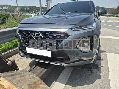 Photo 1 of 8: 2018 Hyundai Santa Fe, VIN KMHS381BBKU035493 — Korean insurance auction