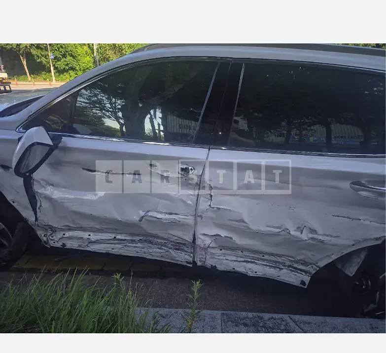 Photo 2 of 23: 2023 Hyundai Santa Fe Hybrid — Korean insurance auction