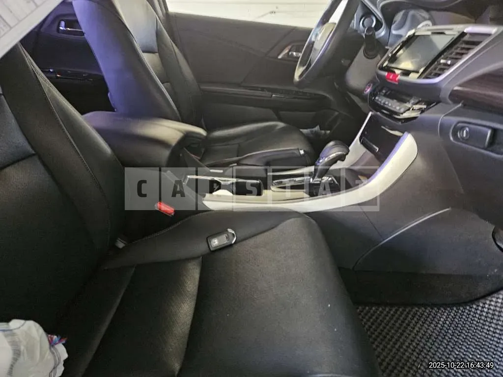 Photo 2 of 30: 2016 Honda Accord 2.4 — Korean insurance auction