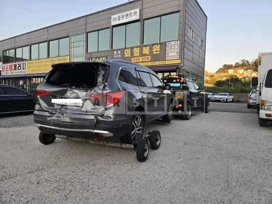 Photo 2 of 11: 2017 Honda Pilot — Korean insurance auction