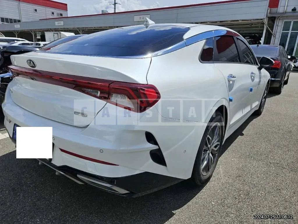 Photo 2 of 19: 2021 Kia K5 — Korean insurance auction