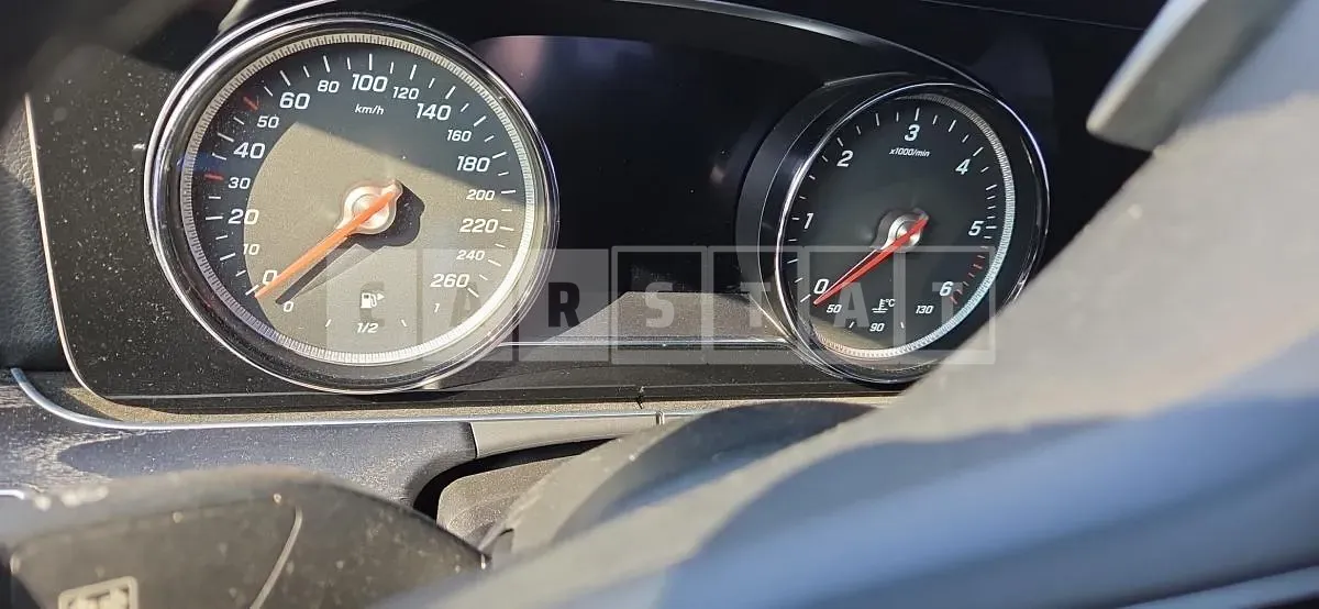 Photo 2 of 27: 2018 Mercedes-Benz E220 d 4Matic — Korean insurance auction