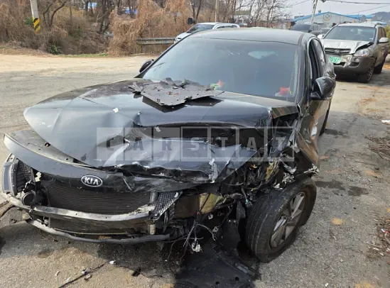 Photo 2 of 3: 2020 Kia K5 — Korean insurance auction