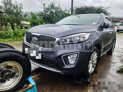 Photo 1 of 11: 2015 Kia Sorento R — Korean insurance auction