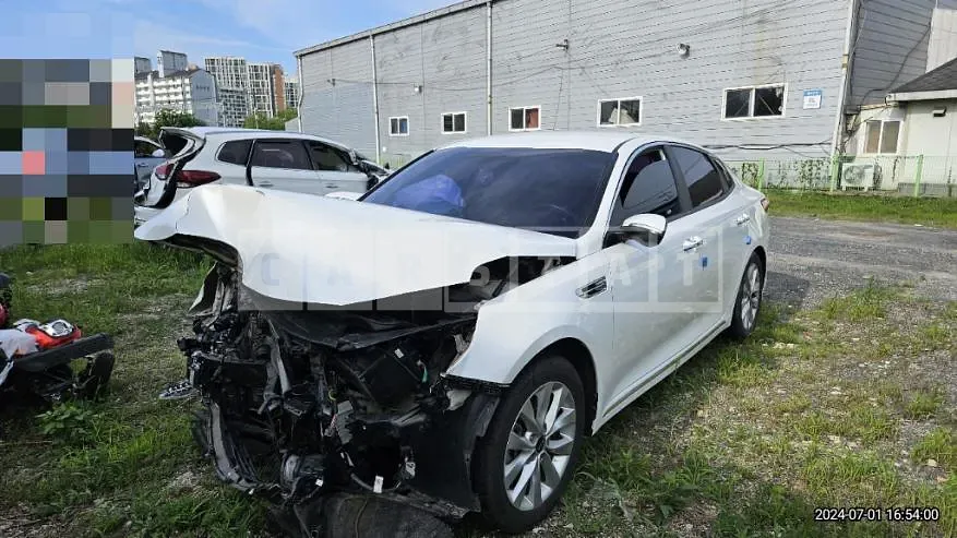 Photo 2 of 9: 2017 Kia K5 2.0 (LPG) — Korean insurance auction