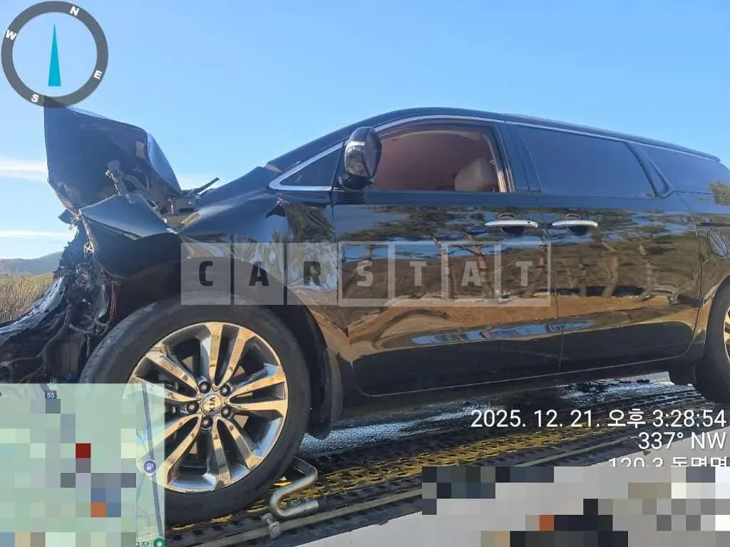 Photo 2 of 4: 2017 Kia Carnivals — Korean insurance auction