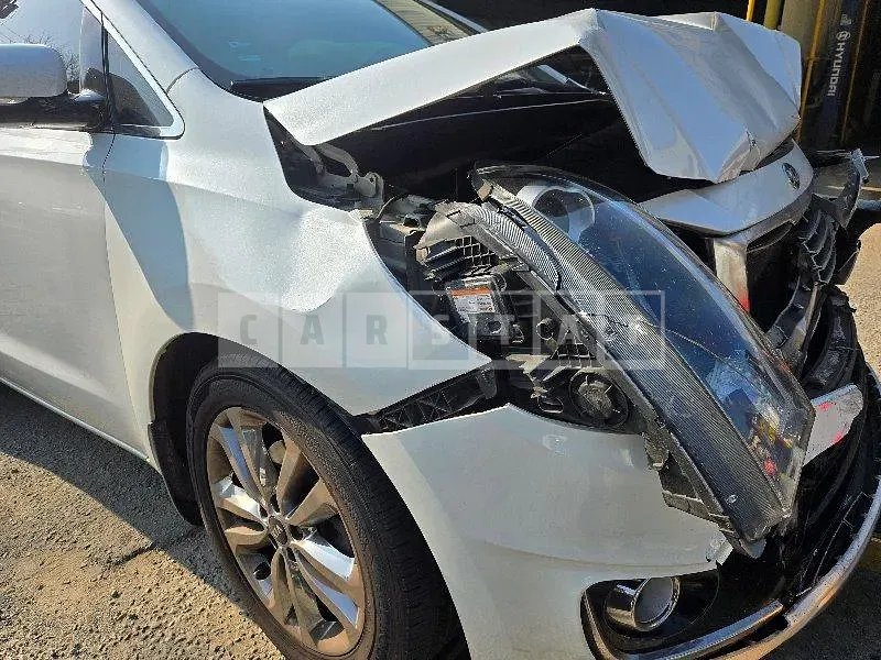 Photo 2 of 8: 2015 Kia Carnivals — Korean insurance auction
