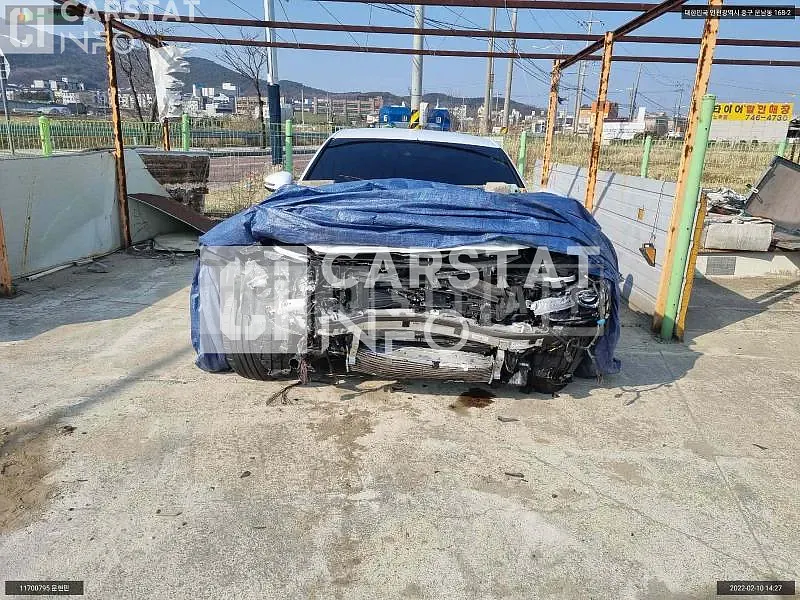 Photo 2 of 23: 2019 Genesis G70, VIN KMTG541EBLU058859 — Korean insurance auction