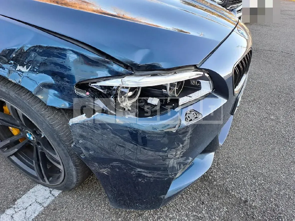 Photo 2 of 8: 2016 BMW 520d xDrive, VIN WBA5E7102GG563516 — Korean insurance auction