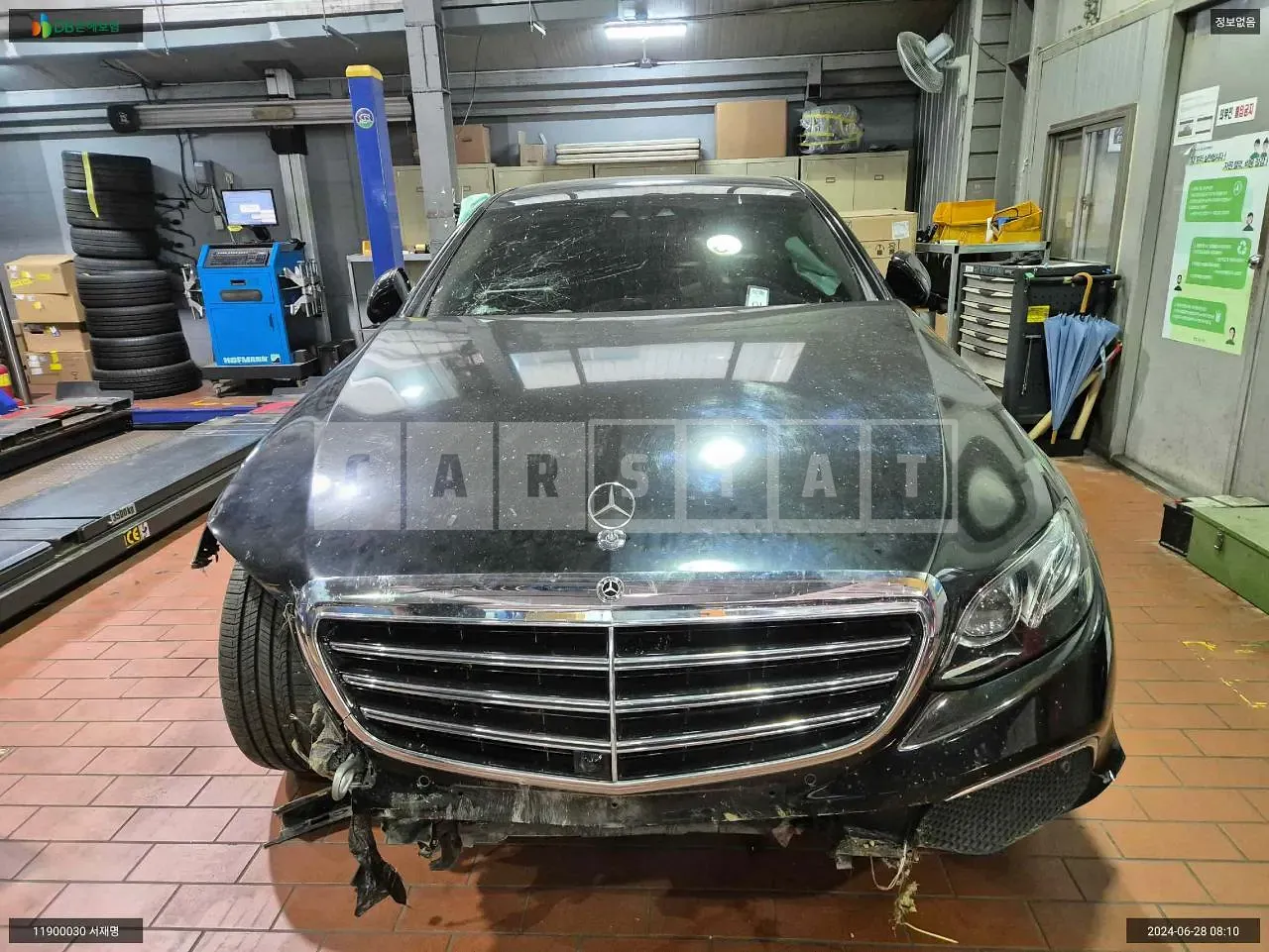 Photo 2 of 21: 2019 Mercedes-Benz E300, VIN WDDZF4JBXKA641348 — Korean insurance auction