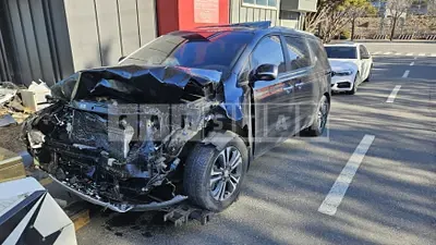 Photo 1 of 8: 2018 Kia Carnivals — Korean insurance auction