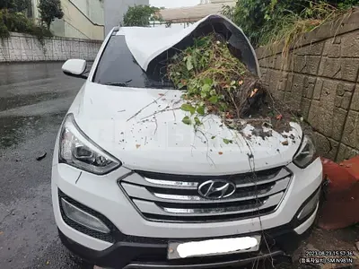 Photo 1 of 6: 2015 Hyundai Santa Fe, VIN KMHSW81UBFU362693 — Korean insurance auction