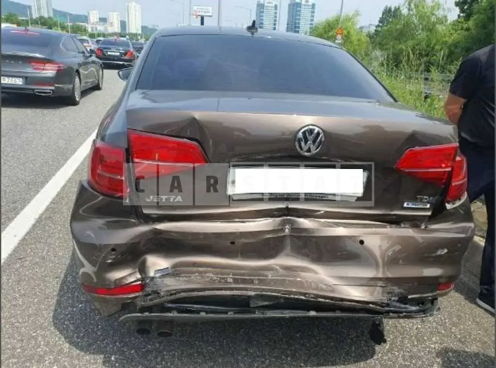 Photo 3 of 3: 2015 Volkswagen Jetta 2.0 TDI BMT Premium, VIN WVWZZZ16ZFM031027 — Korean insurance auction