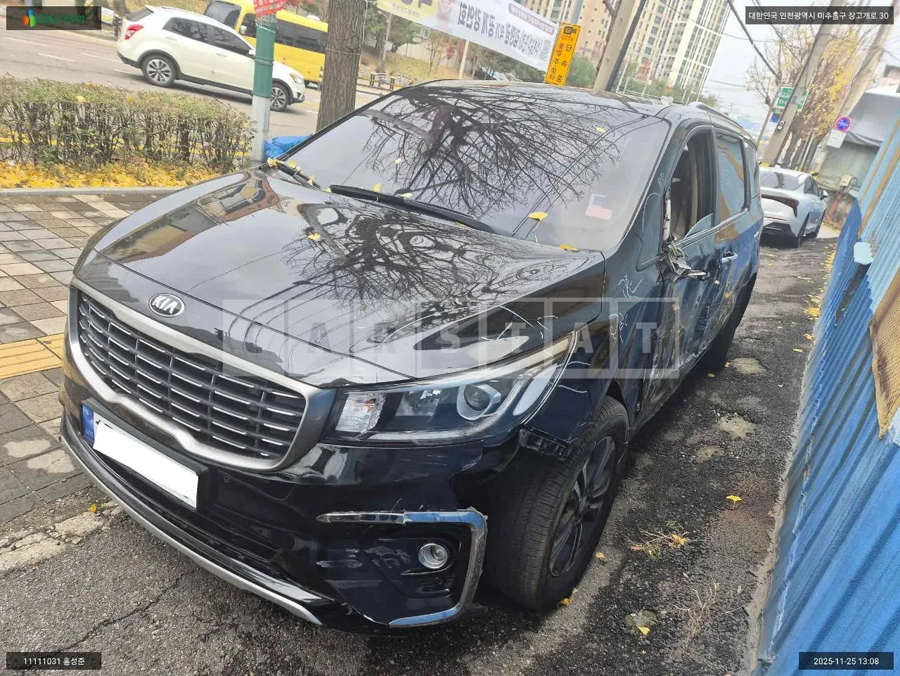 Photo 2 of 10: 2018 Kia Carnival, VIN KNAMB81ABKS526462 — Korean insurance auction