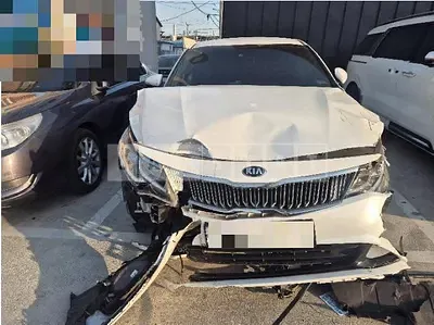 Photo 1 of 18: 2019 Kia K5 — Korean insurance auction