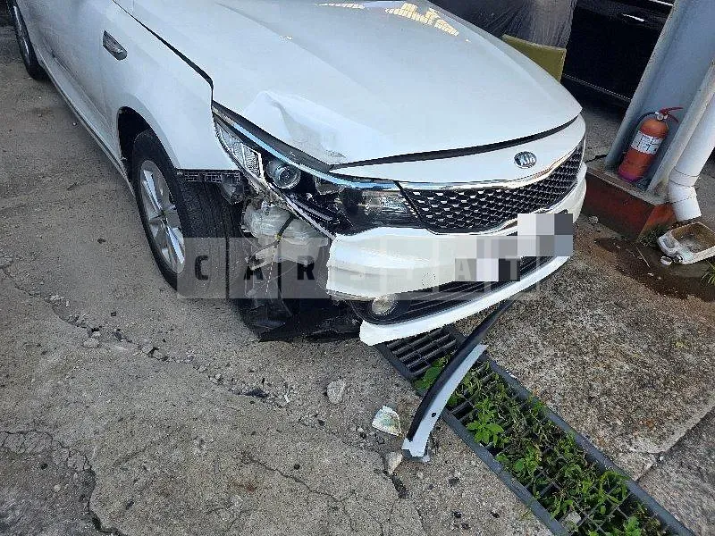 Photo 2 of 30: 2018 Kia K5 LPI 2.0 — Korean insurance auction