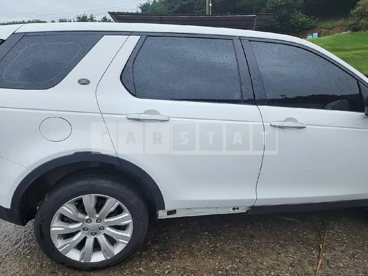 Photo 2 of 48: 2016 Land Rover Discovery Sport 2.0d, VIN SALCA2BN3GH582243 — Korean insurance auction